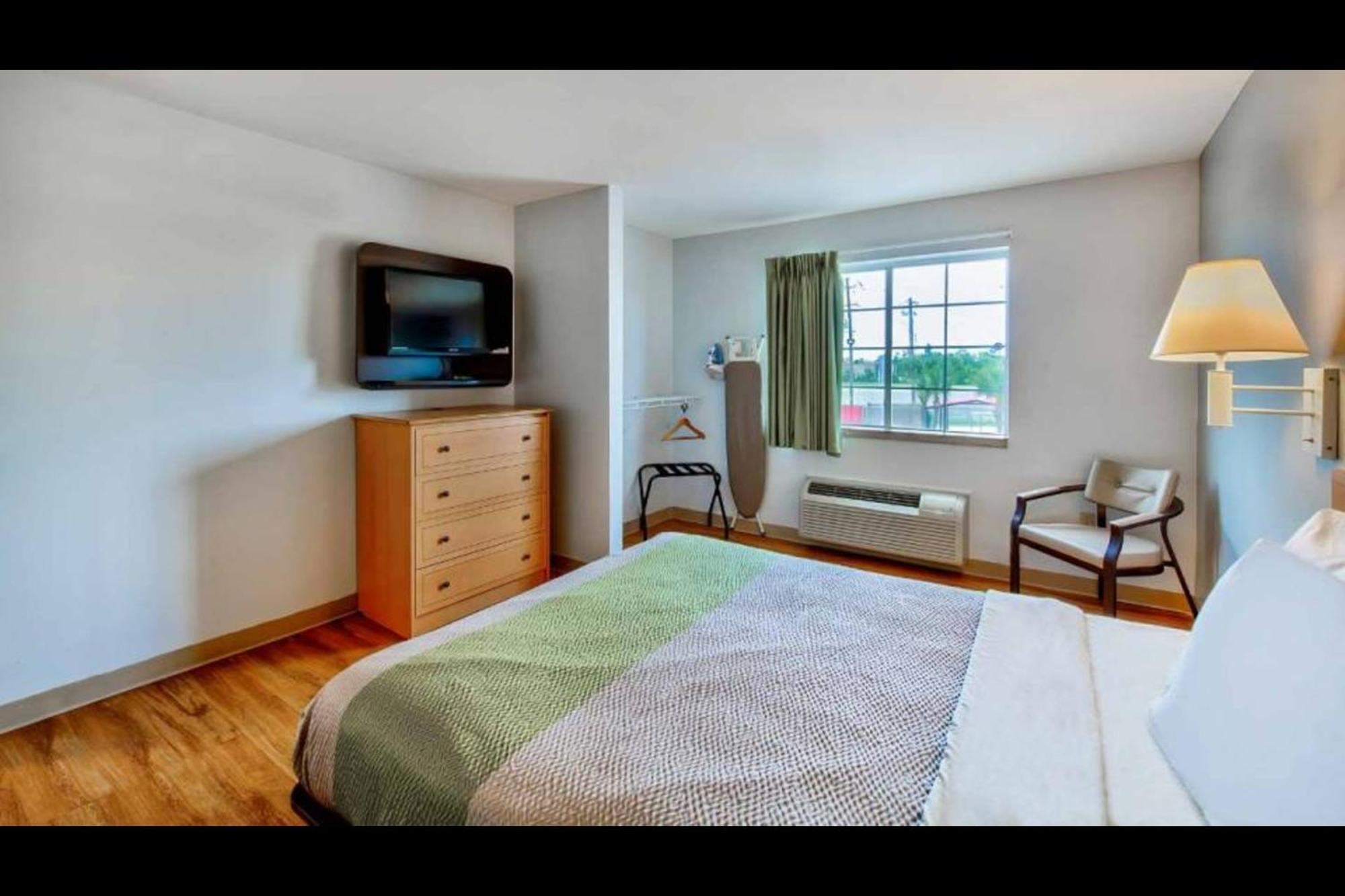 Oyo Townhouse Sulphur,La Extended Stay 外观 照片