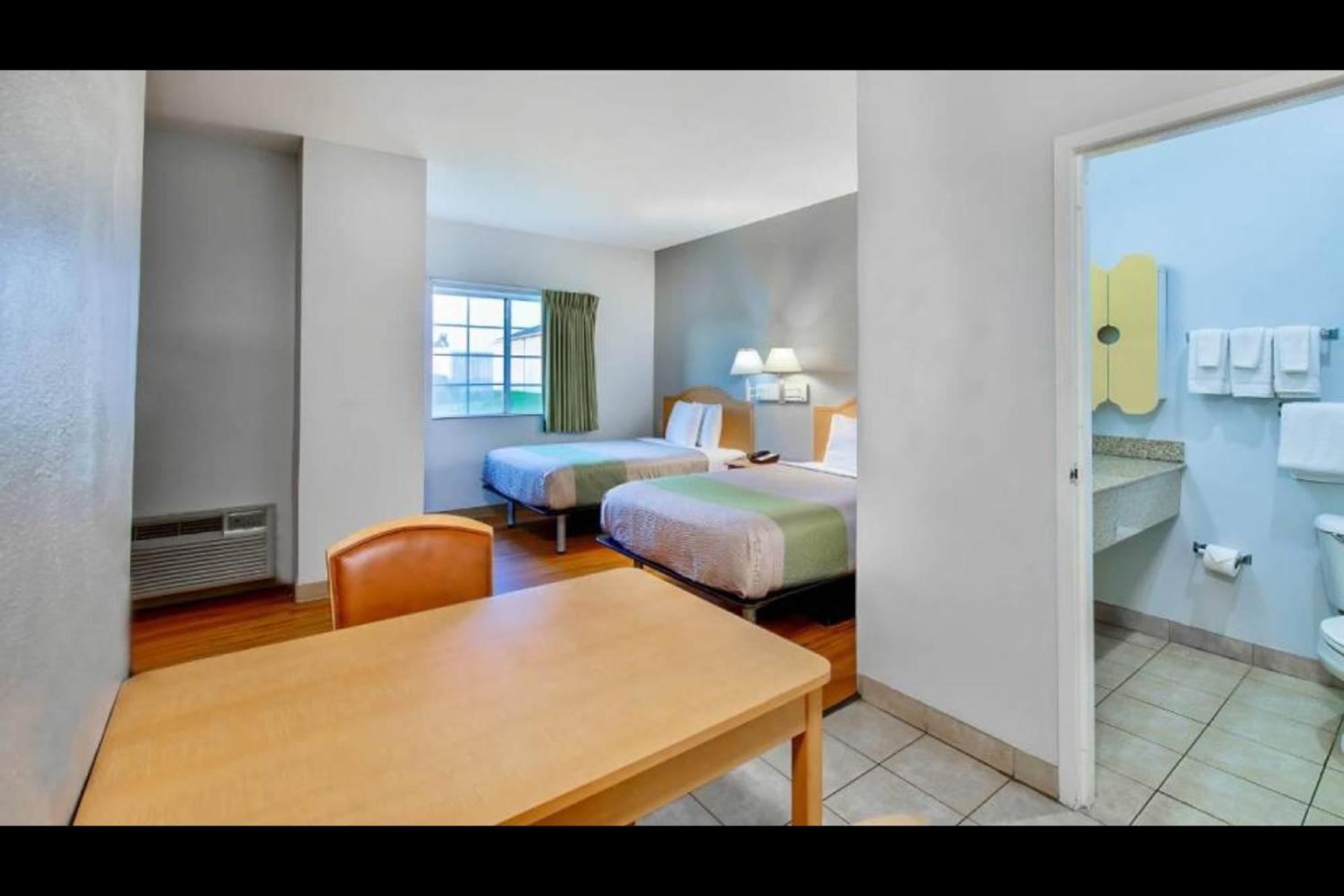 Oyo Townhouse Sulphur,La Extended Stay 外观 照片