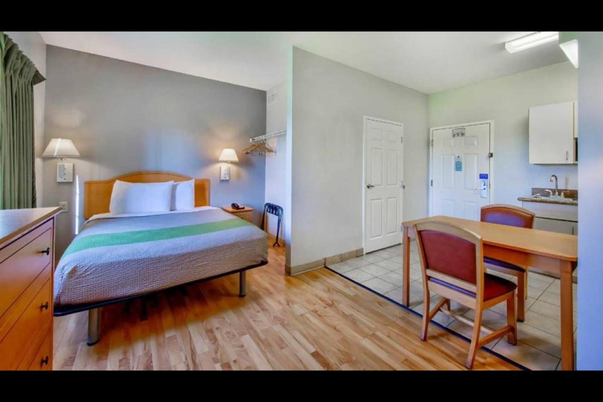Oyo Townhouse Sulphur,La Extended Stay 外观 照片